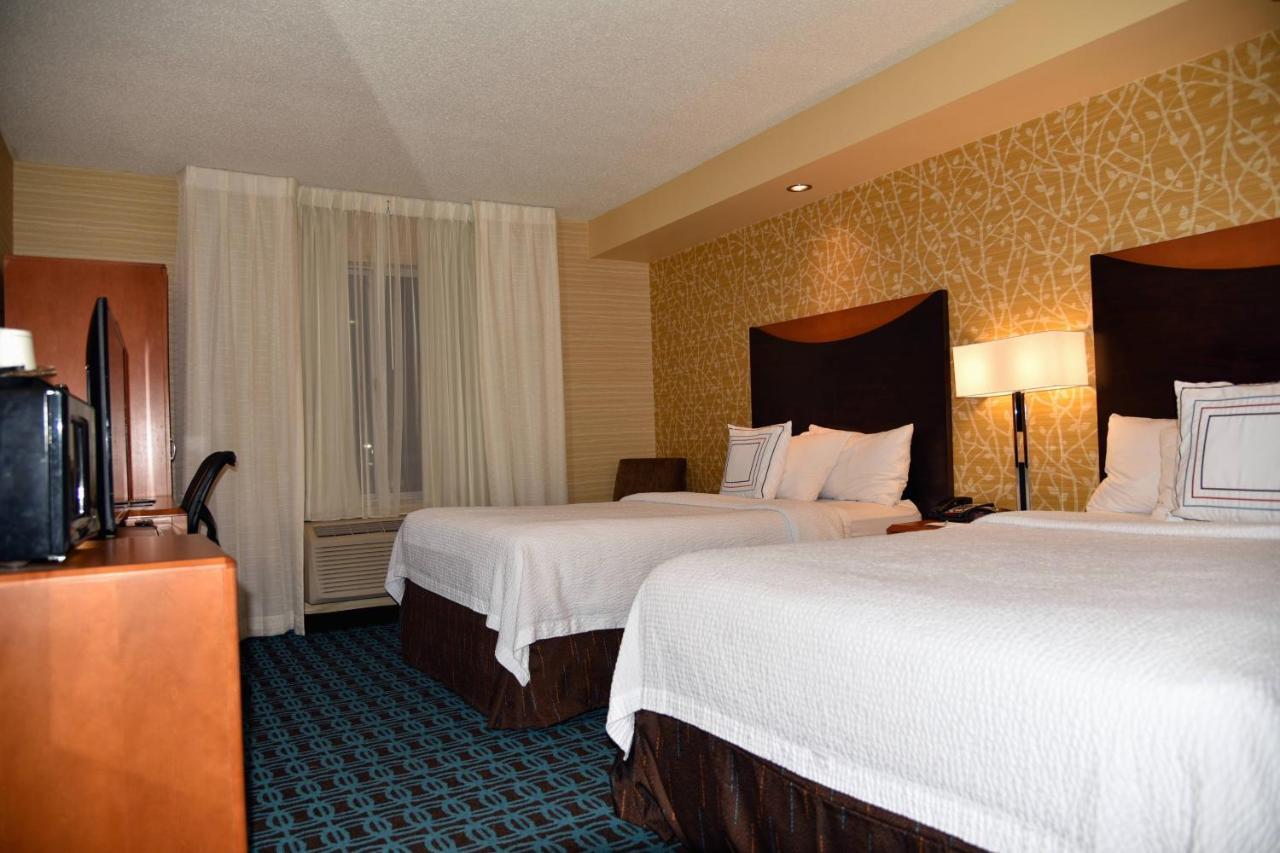 Fairfield Inn Hartford Airport Виндзор Локс Экстерьер фото