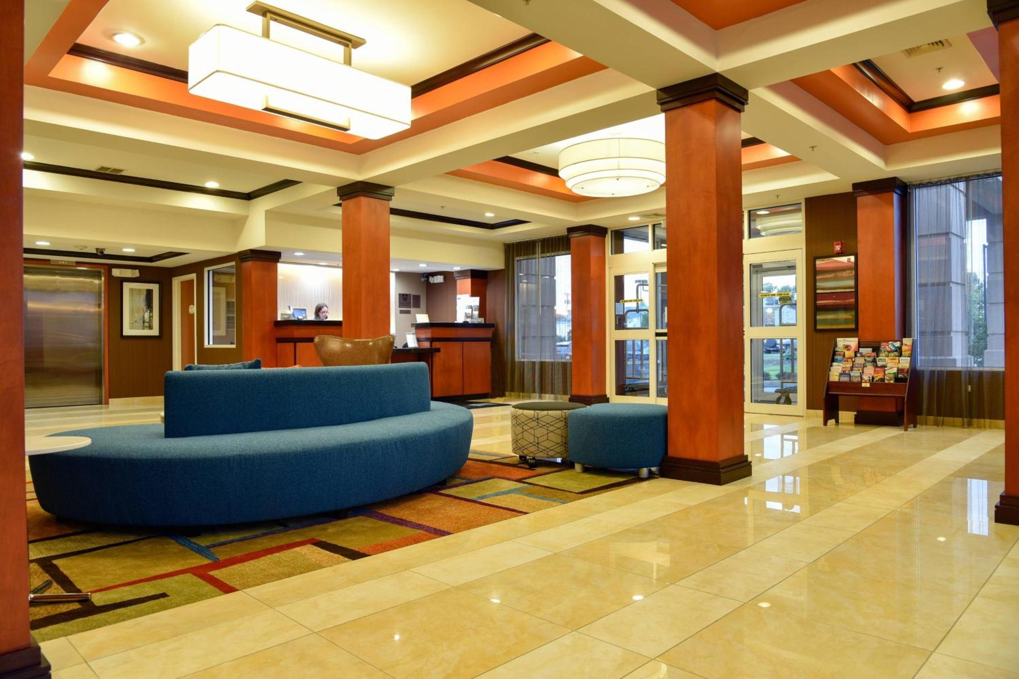 Fairfield Inn Hartford Airport Виндзор Локс Экстерьер фото