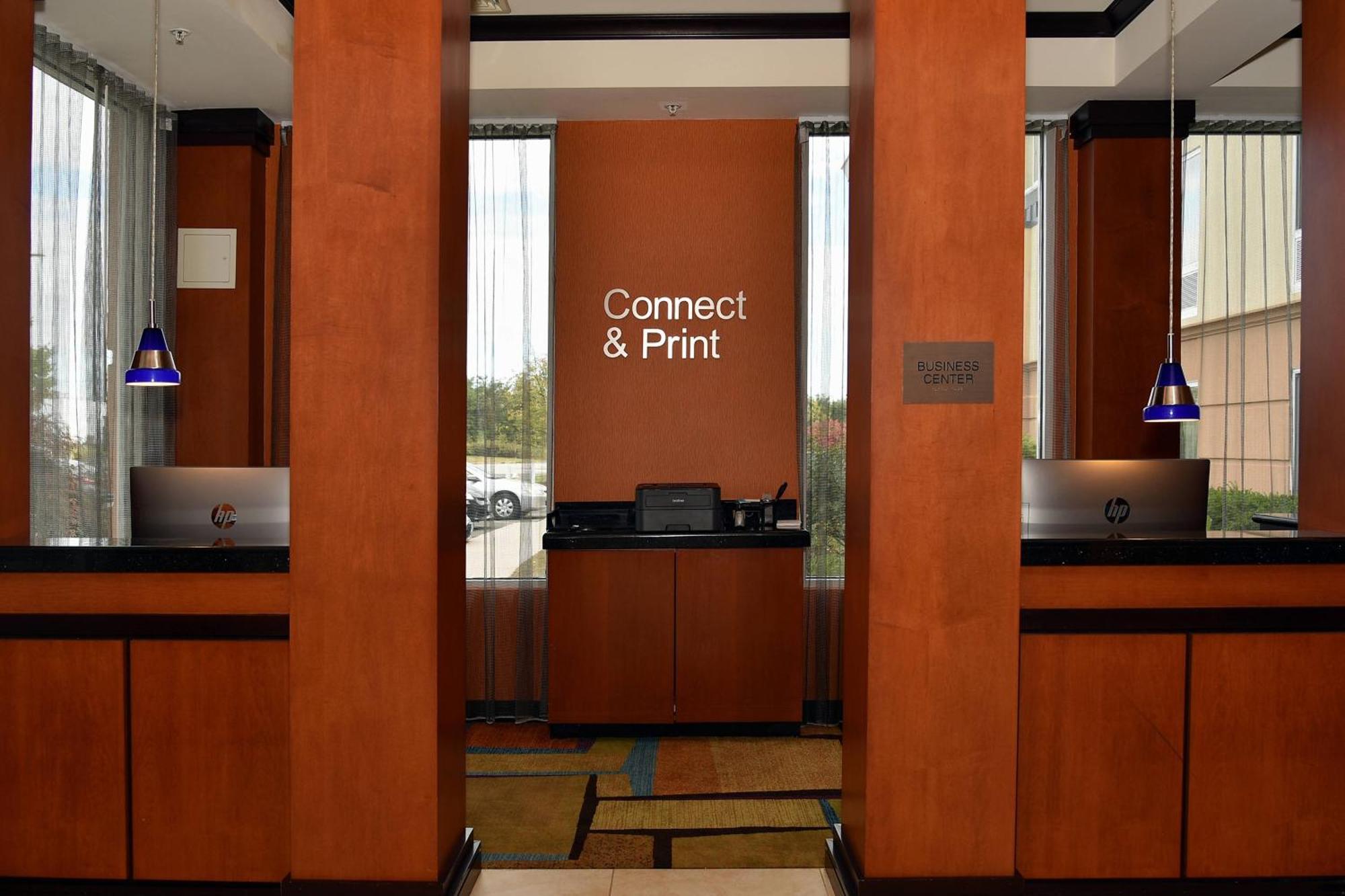 Fairfield Inn Hartford Airport Виндзор Локс Экстерьер фото