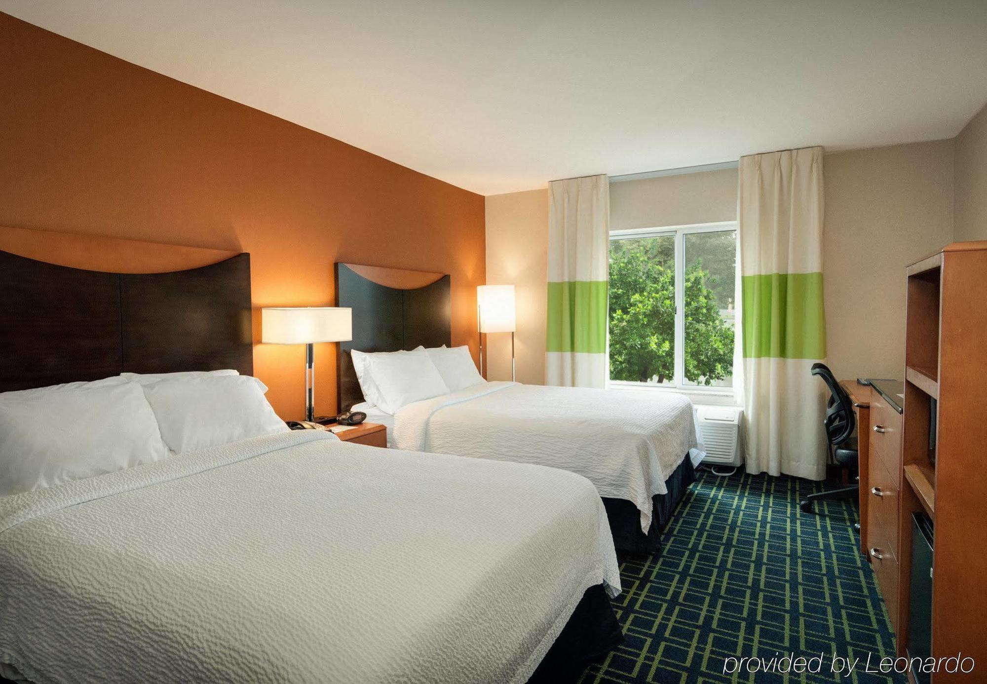 Fairfield Inn Hartford Airport Виндзор Локс Экстерьер фото