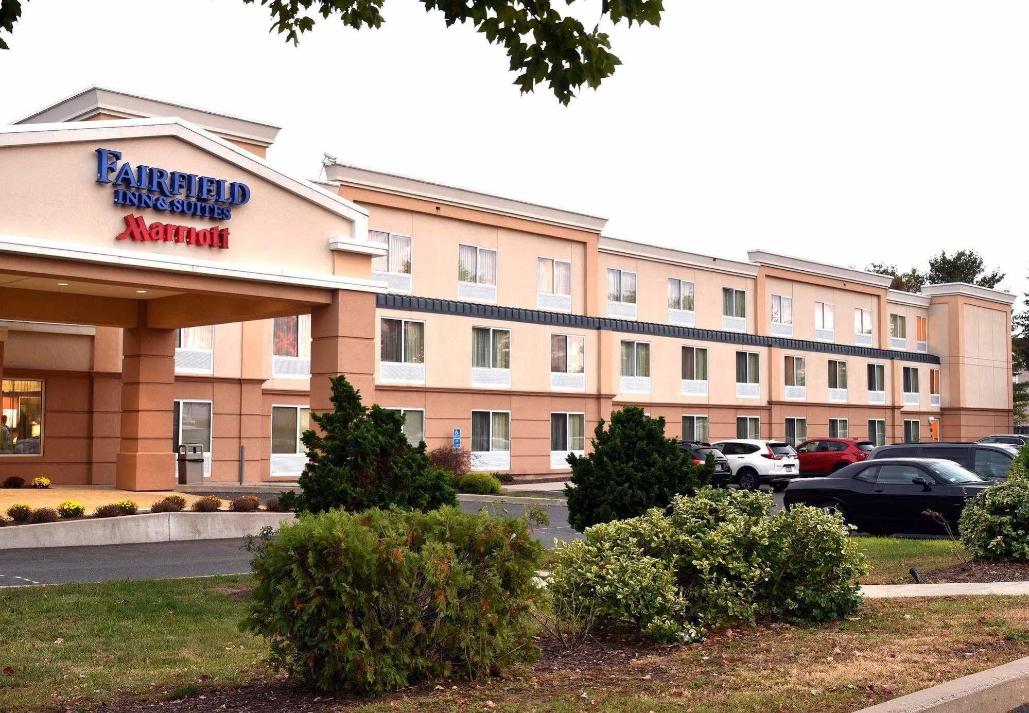 Fairfield Inn Hartford Airport Виндзор Локс Экстерьер фото