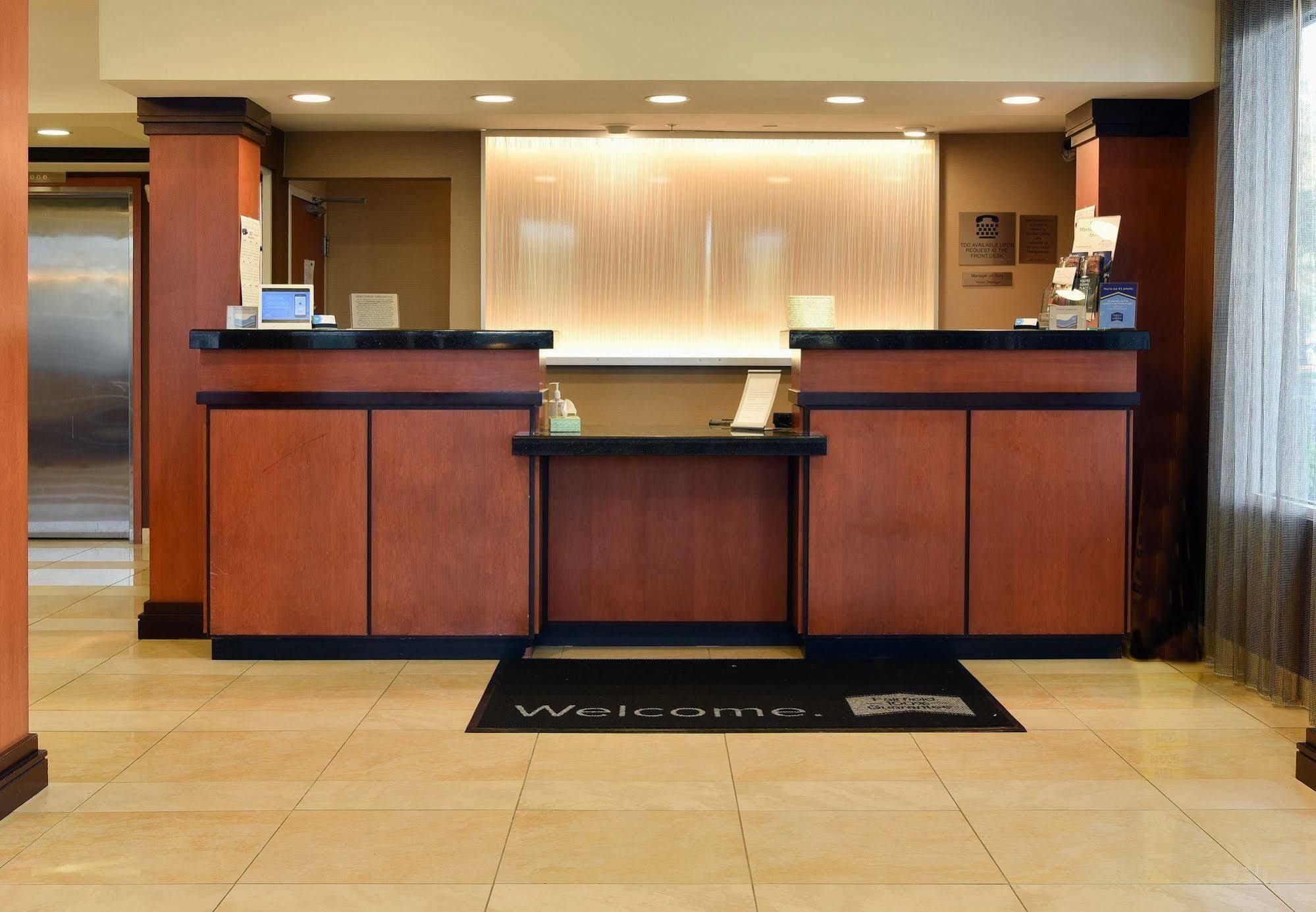 Fairfield Inn Hartford Airport Виндзор Локс Экстерьер фото