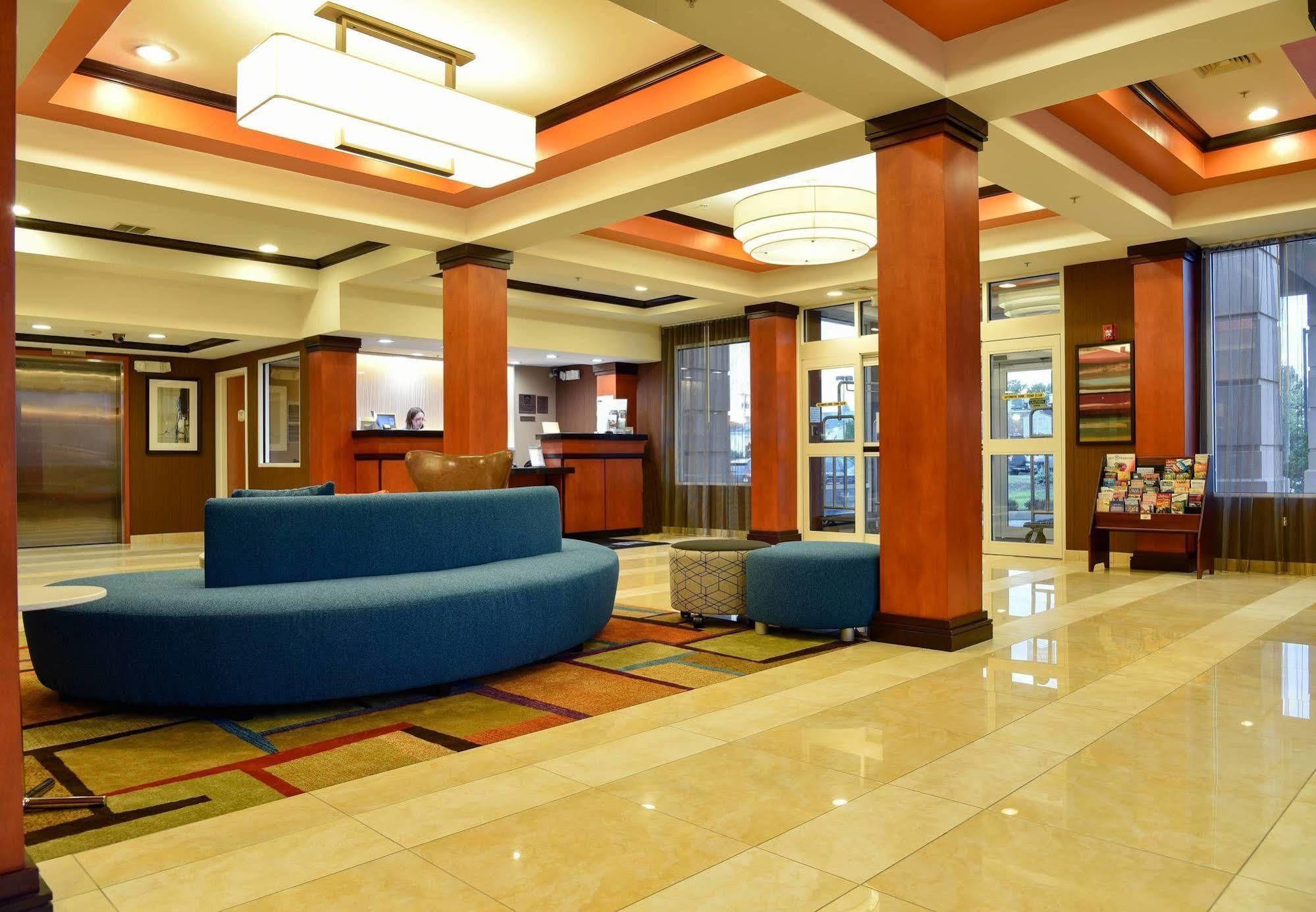 Fairfield Inn Hartford Airport Виндзор Локс Экстерьер фото